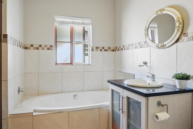 4 Bedroom Property for Sale in Vermont Western Cape